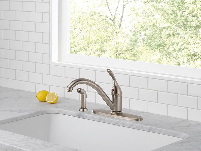 Delta Single-Handle Faucet with Side Sprayer