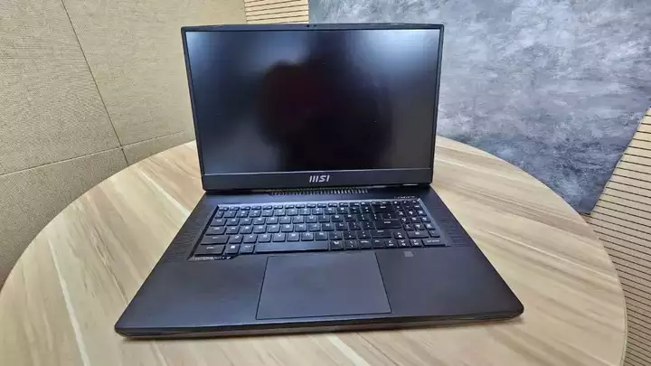 MSI Titan GT77 laptop display